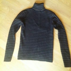 100% Wool Turtleneck ribbed sweater vintage